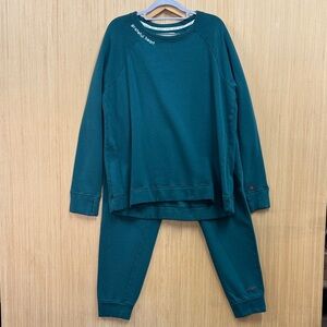 Peace Love World Forest Green Lounge Set